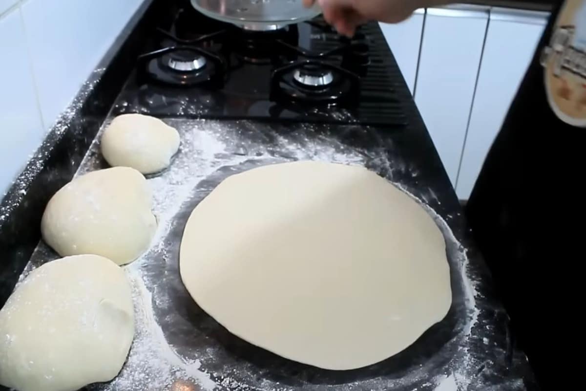 Como fazer uma Massa de Pizza Caseira