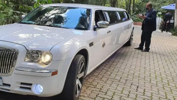 Alugue limousines de luxo para ocasiões inesquecíveis