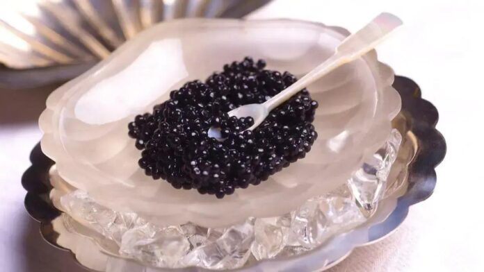 Como Fazer Degustação de Caviar: Delicie-se com o Sabor do Luxo